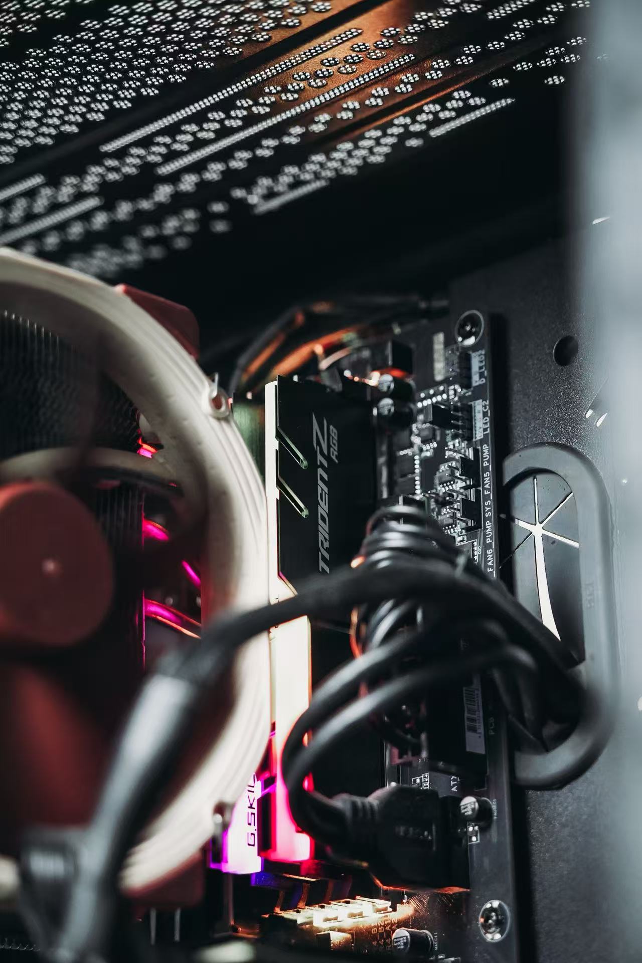 Certified GamingPC - 9700X +GIGABYTE 2080TI LIKE NEW