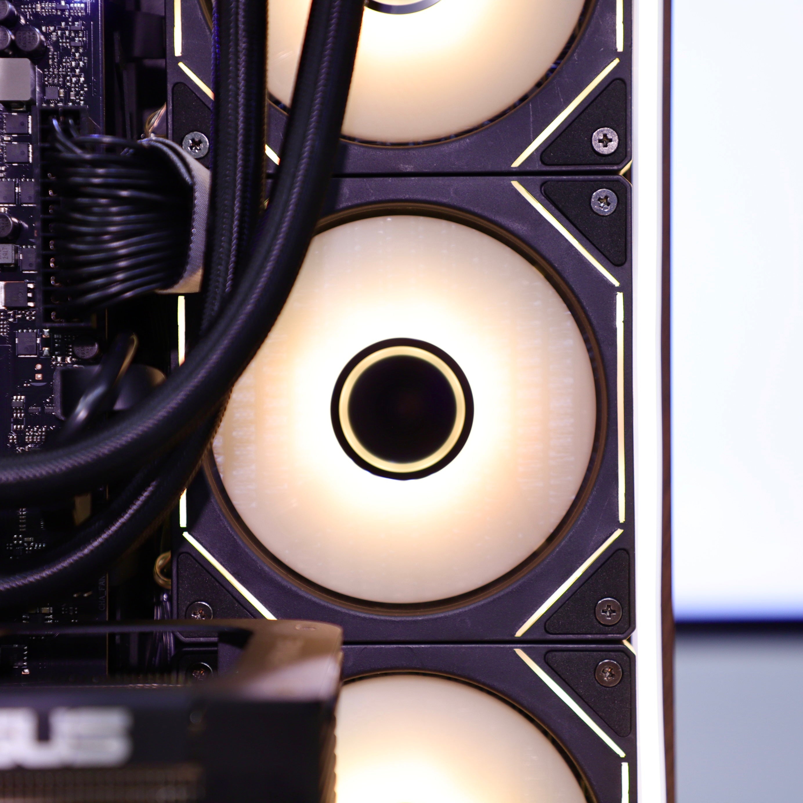 VNC Pro Gaming PC | Ryzen 7800X3D + RTX 5070 Ti+ VNC Gaming Case