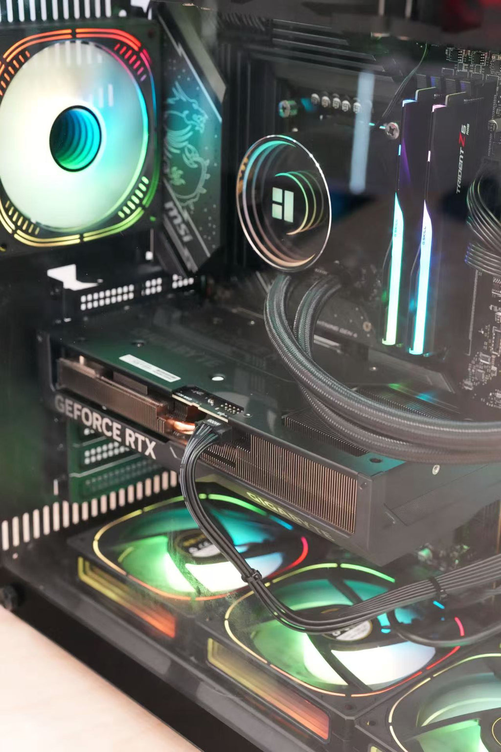 Certified GamingPC - 14700kf + Gigabyte RTX 4070ti super LIKE NEW