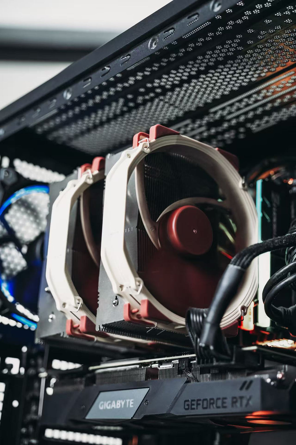 Certified GamingPC - 9700X +GIGABYTE 2080TI LIKE NEW