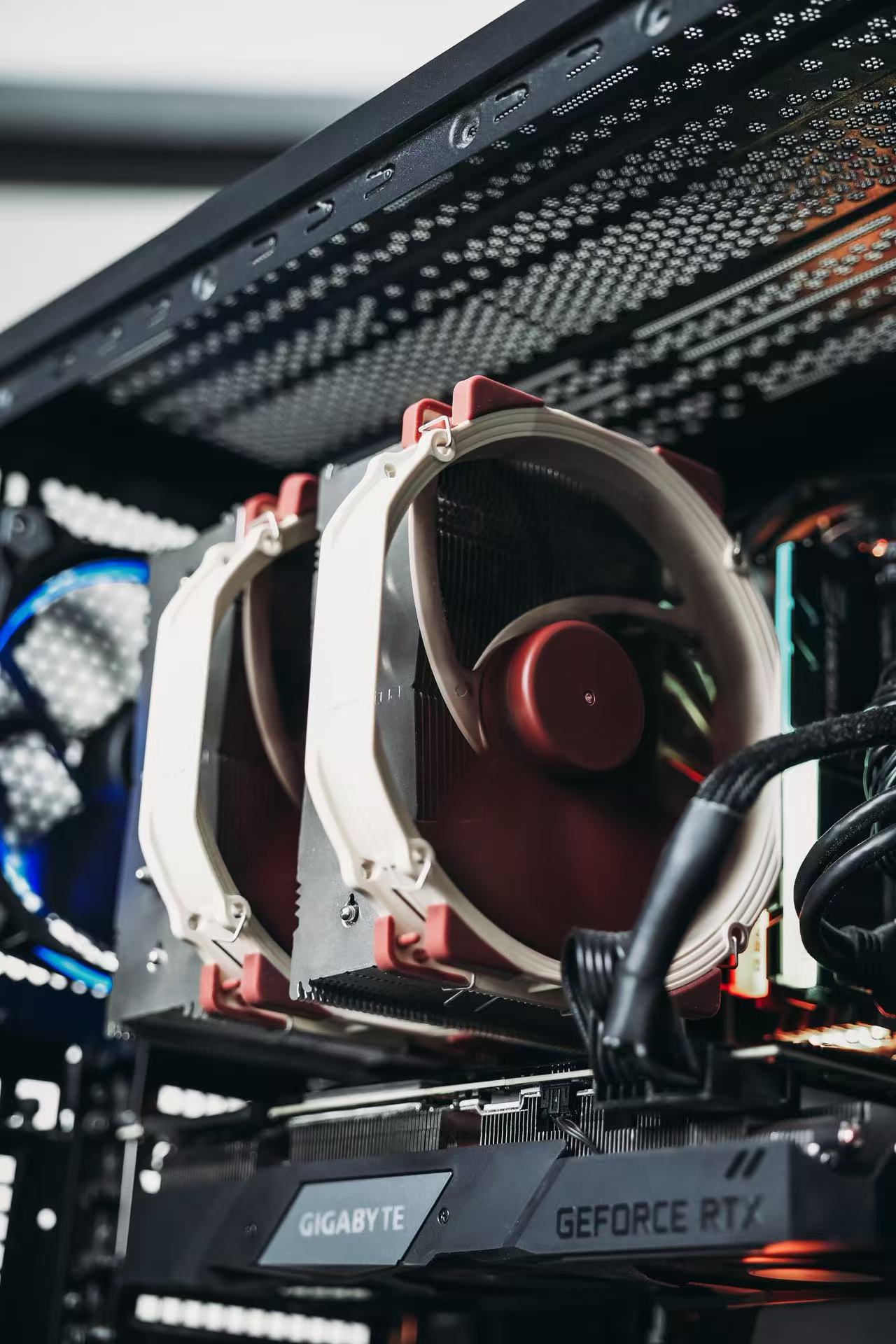 Certified GamingPC - 9700X +GIGABYTE 2080TI LIKE NEW