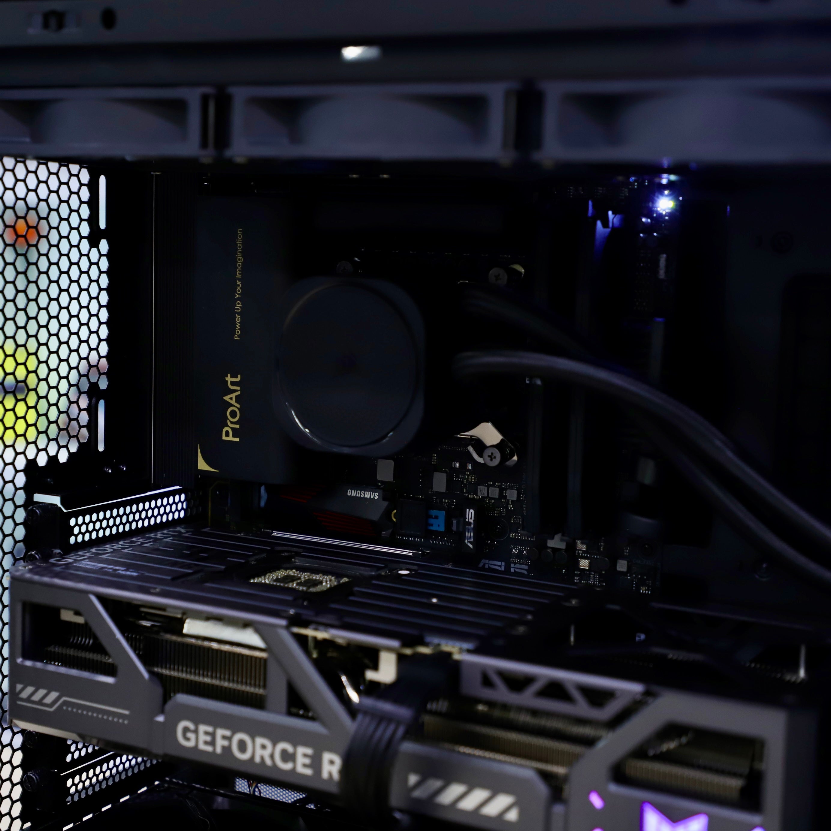 VNC Pro Gaming PC | Ultra 285k + RTX 5090 + Lian li 207