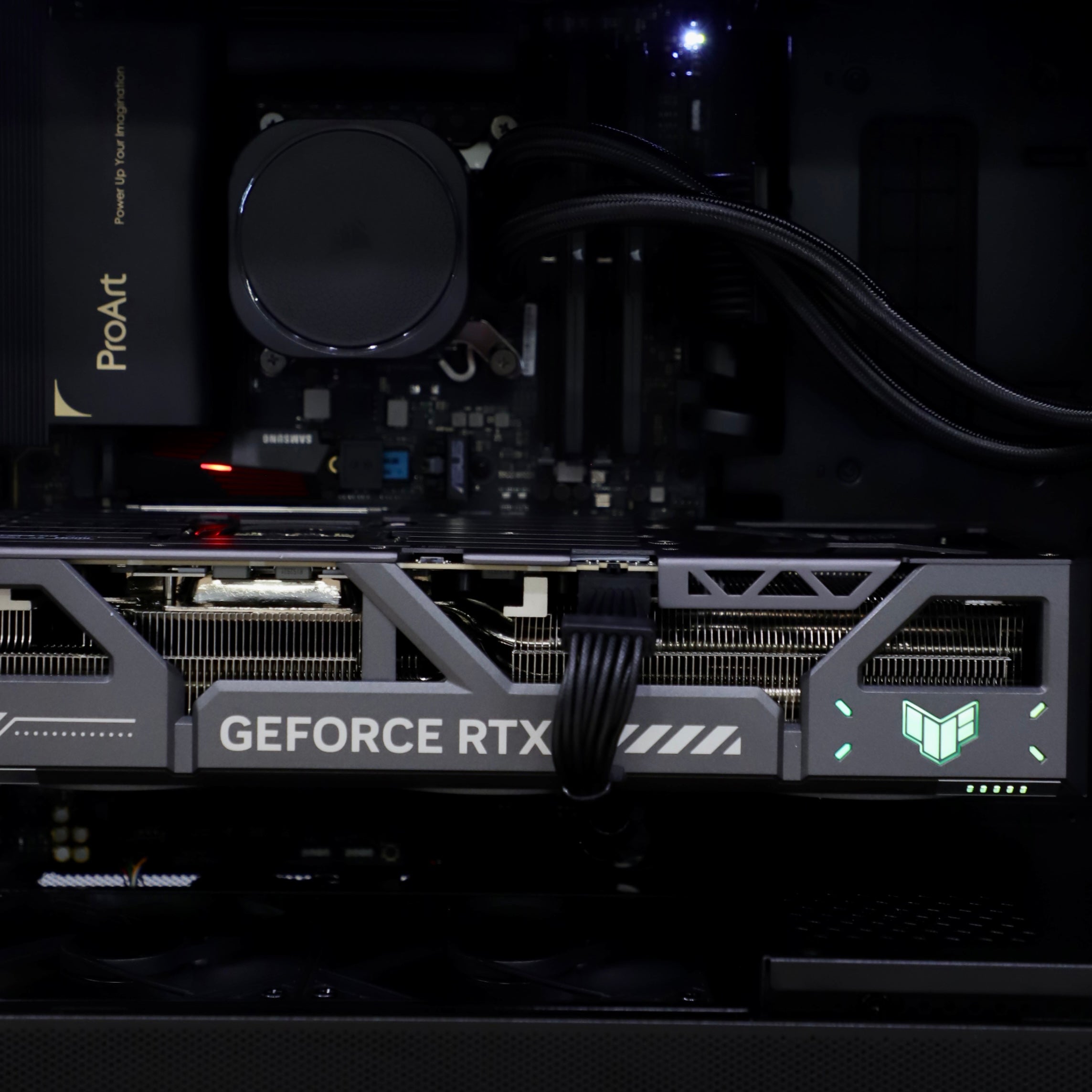 VNC Pro Gaming PC | Ultra 285k + RTX 5090 + Lian li 207