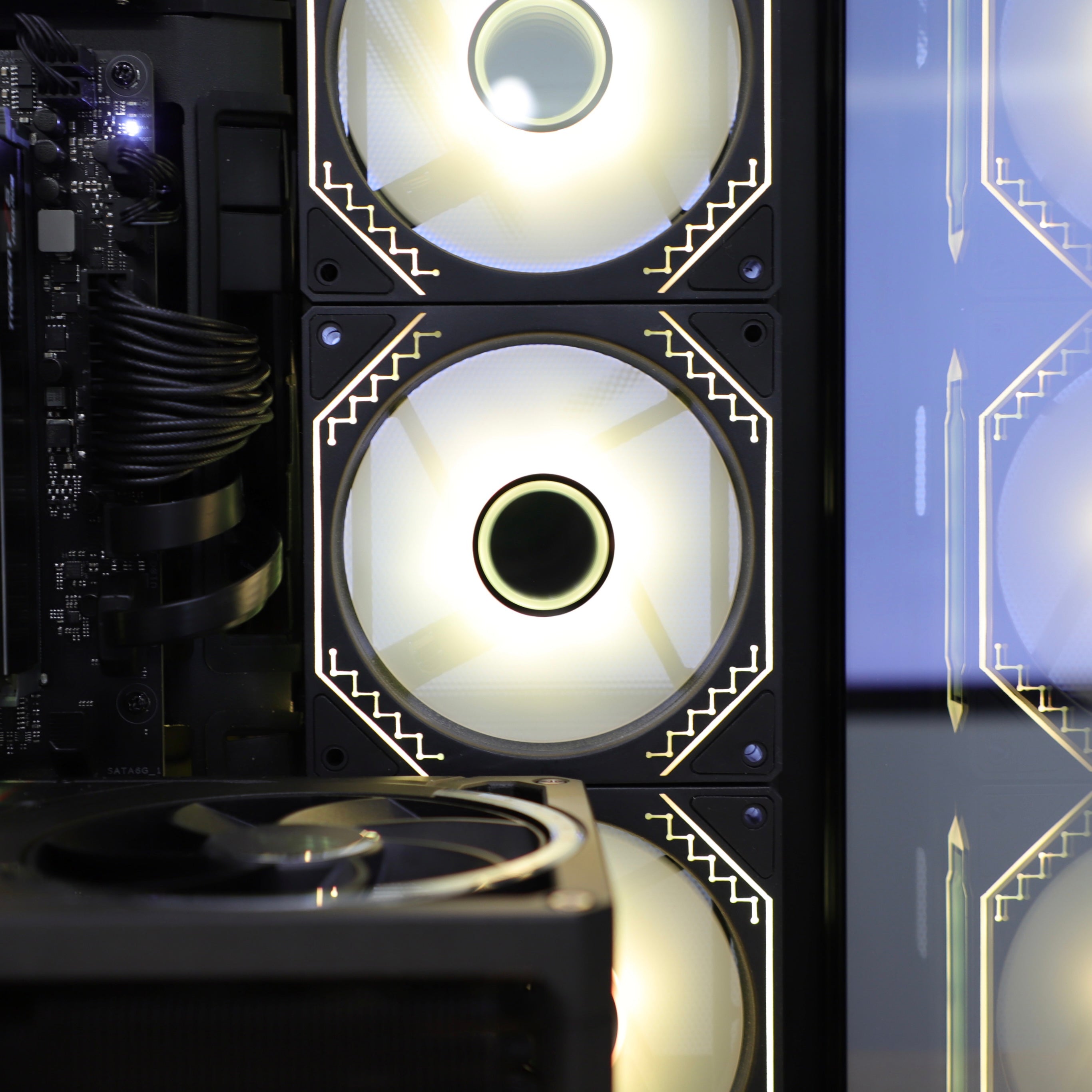 VNC Pro Gaming PC | AMD 9800X3D + RTX 5080 + Lian li Black