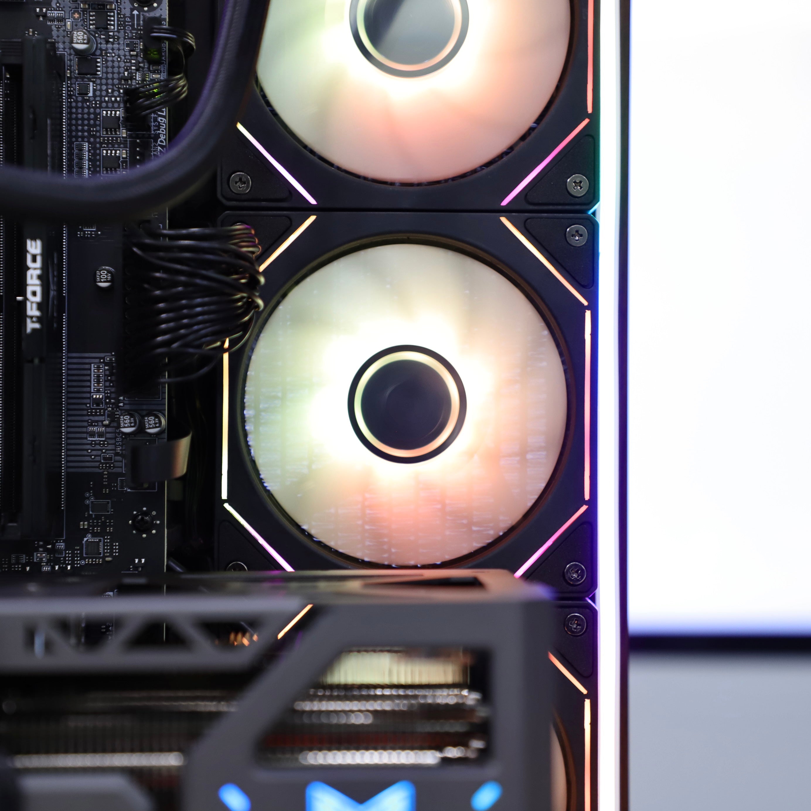 VNC Pro Gaming PC | AMD 9800X3D + RTX 5090 + VNC Case