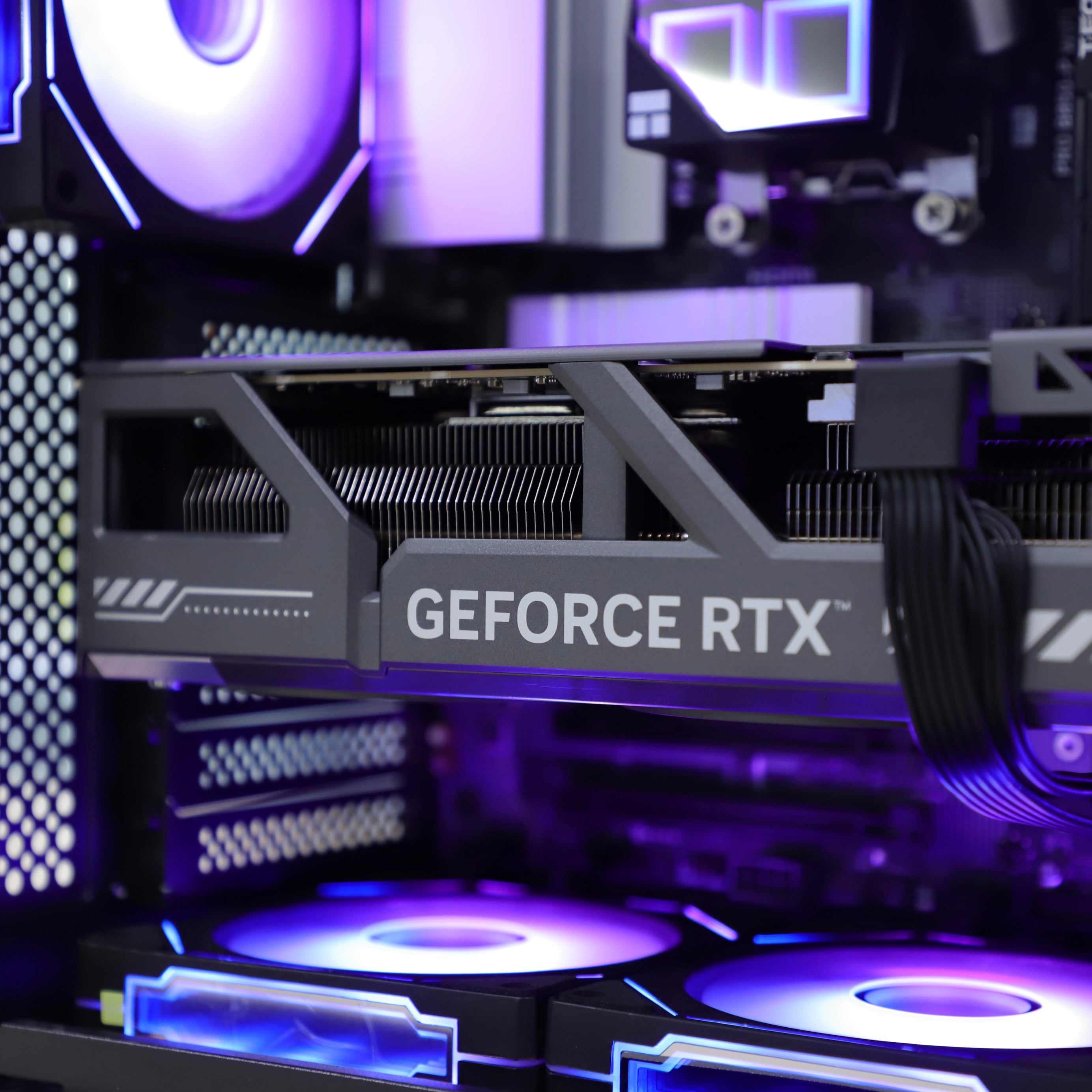 VNC Pro Gaming PC | AMD 9800X3D + RTX 5090 + VNC Case
