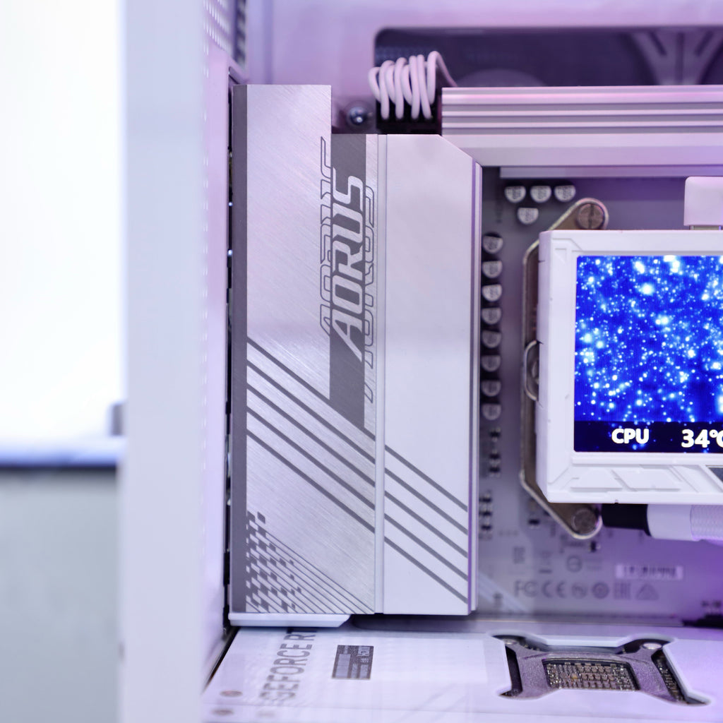 VNC Pro Gaming PC | Ryzen 9800X3D + RTX 5070 + Unknown Player Phantom Wing