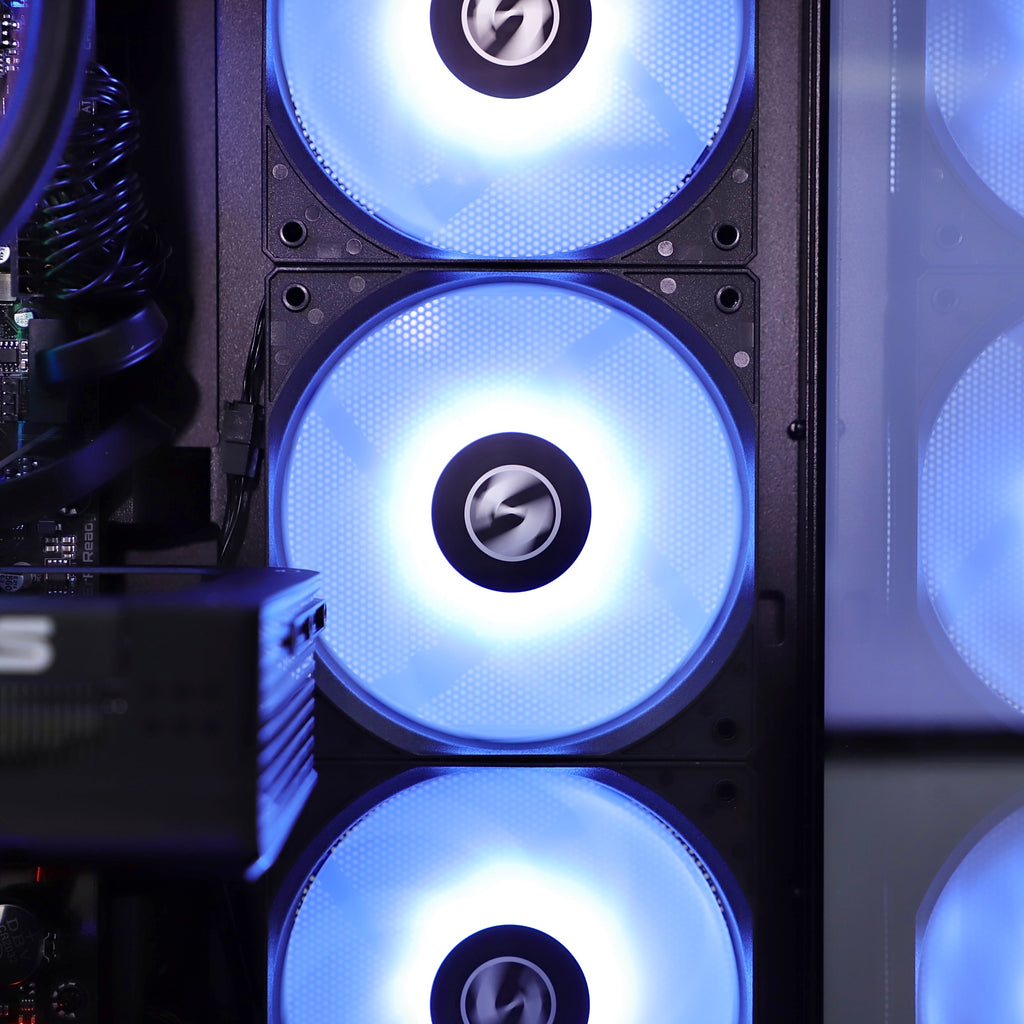 VNC Pro Gaming PC | Ryzen 7700X + RTX 5070 Ti+ Lian Li V100RX