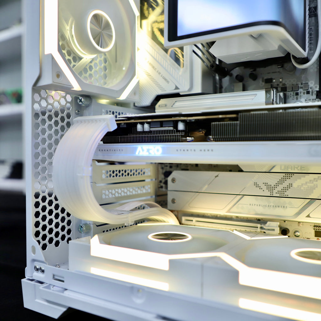 VNC Pro Gaming PC | Intel 265K+ RTX 5060 AERO + LianLI O11 Vision Compact