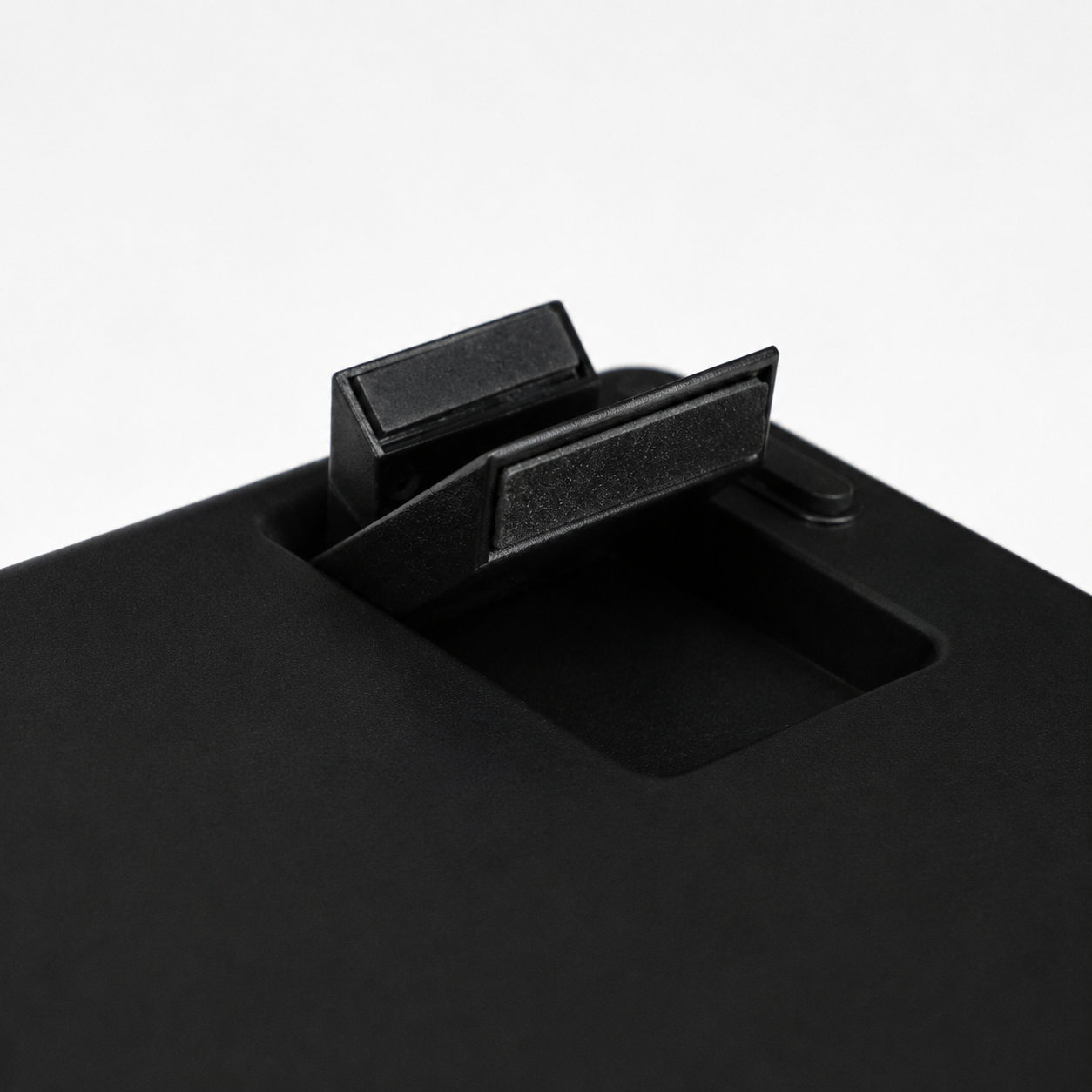 VNC M104 Magnetic Switch Keyboard — 104-Key Full-Size Hall Effect