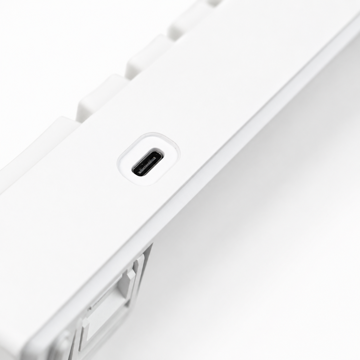 VNC M104 Magnetic Switch Keyboard — 104-Key Full-Size Hall Effect