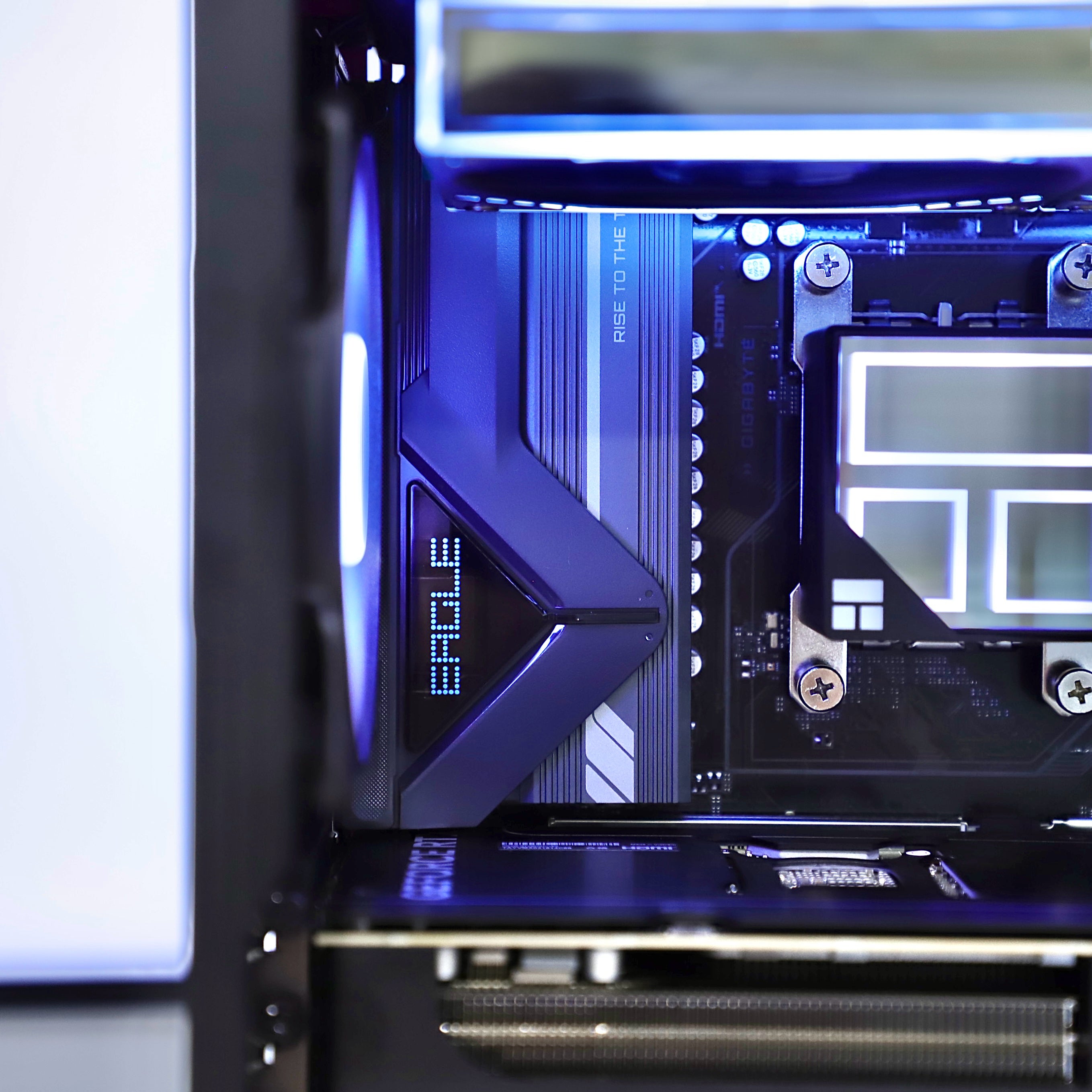 VNC Pro Gaming PC | AMD 9800X3D + RTX 5070 ti+ Fractal Design Case