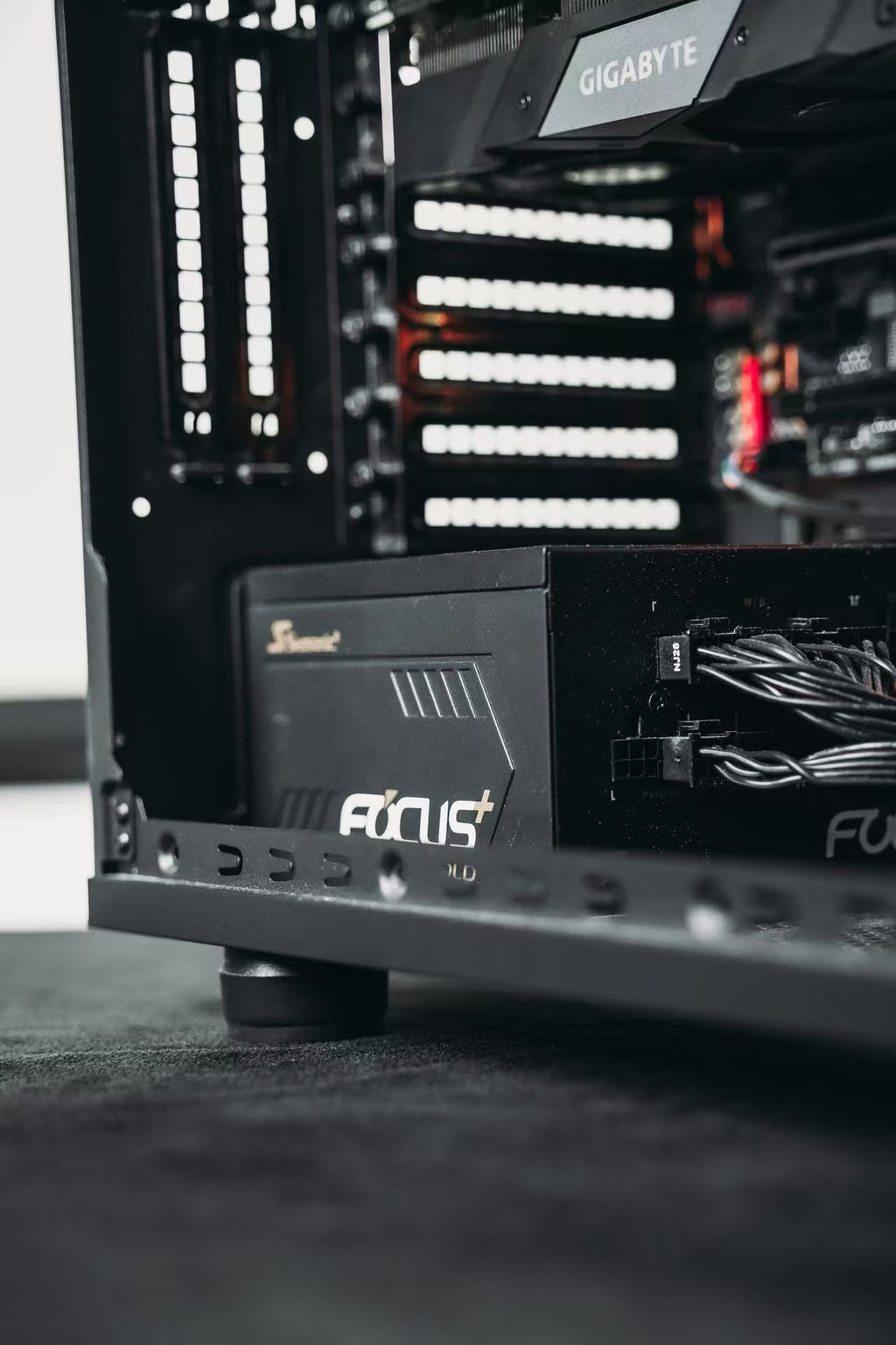 Certified GamingPC - 9700X +GIGABYTE 2080TI LIKE NEW