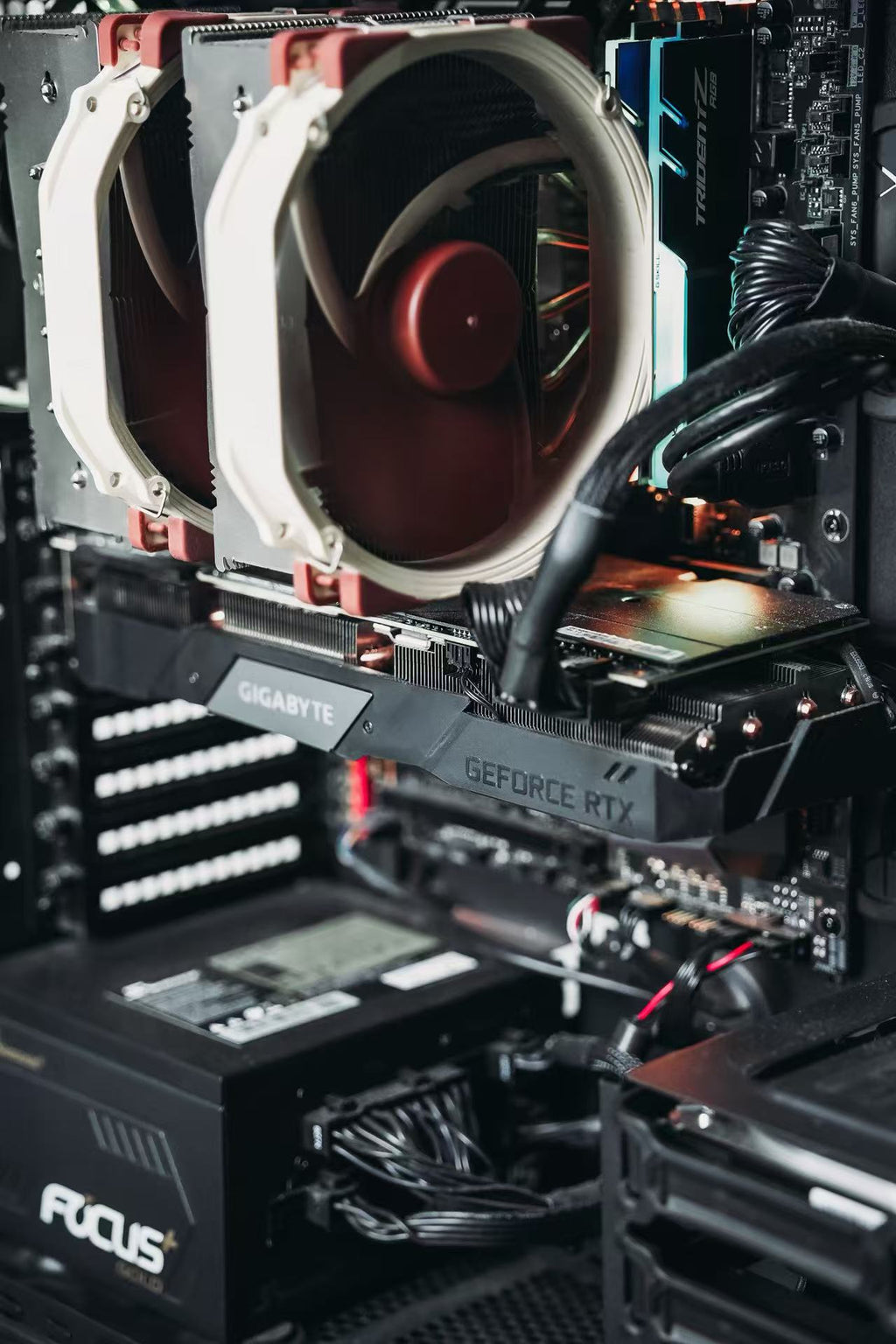 Certified GamingPC - 9700X +GIGABYTE 2080TI LIKE NEW