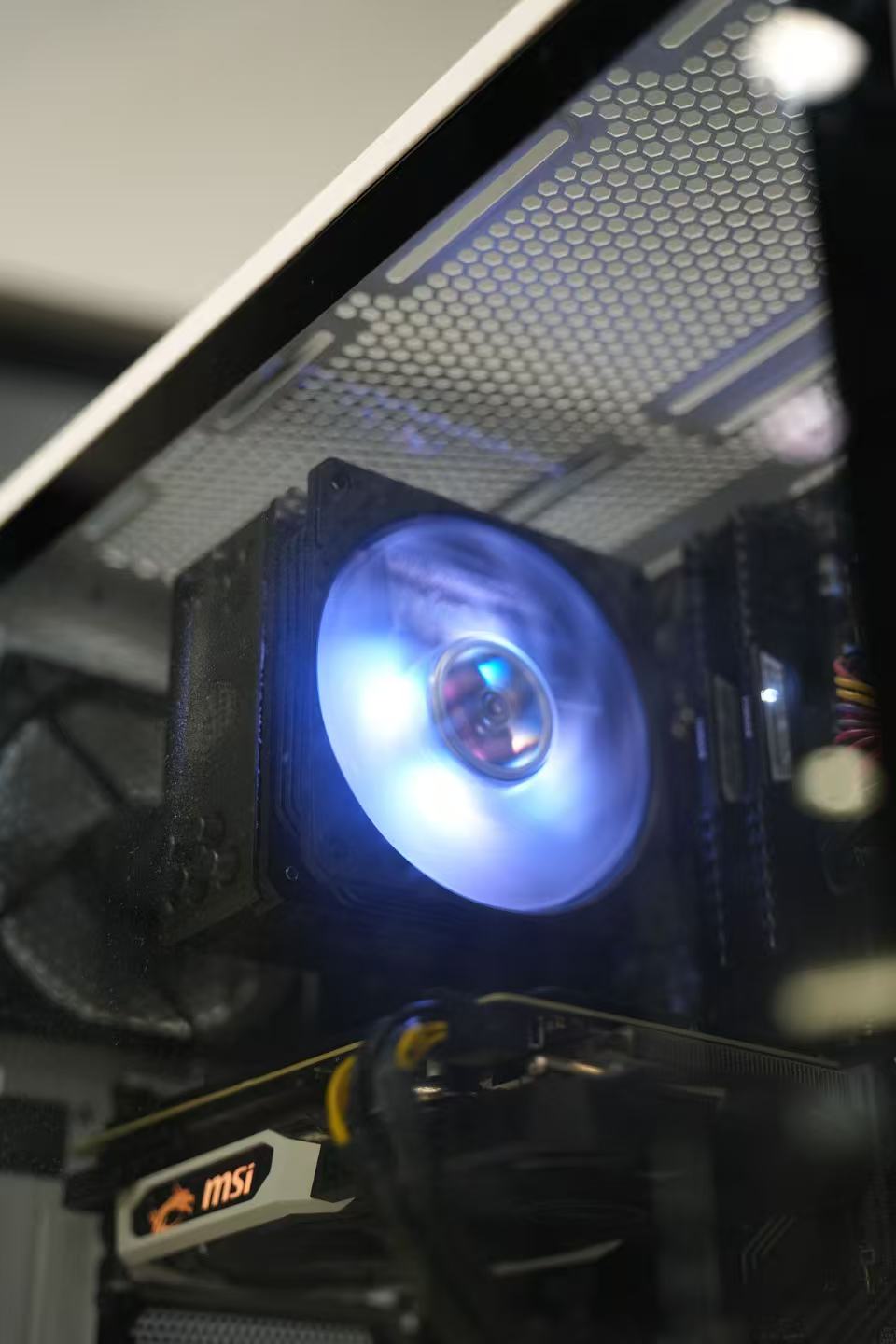 Certified GamingPC - I7- 9700K + MSI 2060 SUPER ARMOR OC LIKE NEW