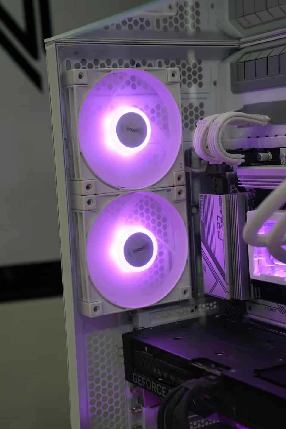 Certified GamingPC - 13700KF + GIGABYTE 4070TI super LIKE NEW